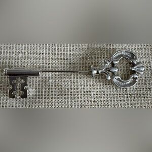 Avon Elegant Silver Decorative Key